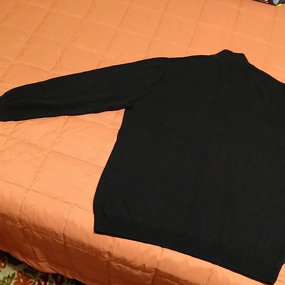 Claiborne Men's Sweater - Picture 10 of 10